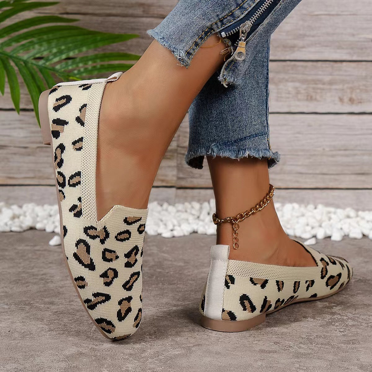Women’s Low-Cut Square-Toe Flat Bottom Sneakers  walking shoes