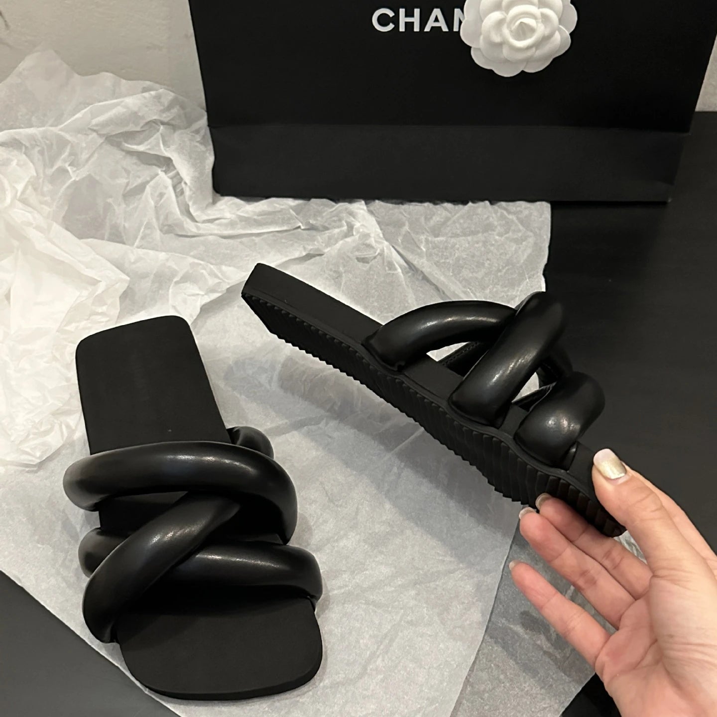 Brand Designer Slippers Summer New Flat Slippers Non-slip Fashion Silver Flip-flop Slides Beach Black Platform Open-toe Sandals  casual slippers