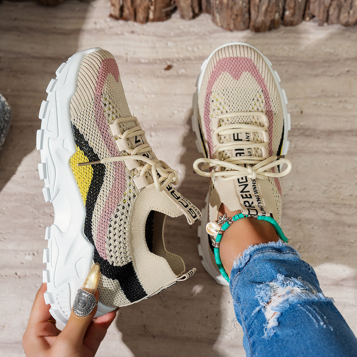 Stylish And Lightweight Soft Bottom Sports Women's Casual Shoes  walking shoes