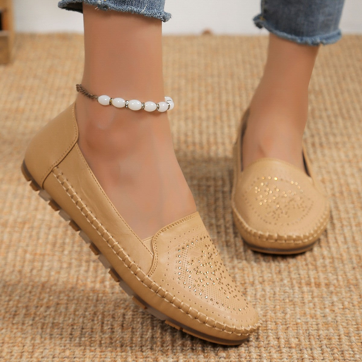 Handmade Stitching Gommino Solid Color Casual Women's Shoes  walking shoes