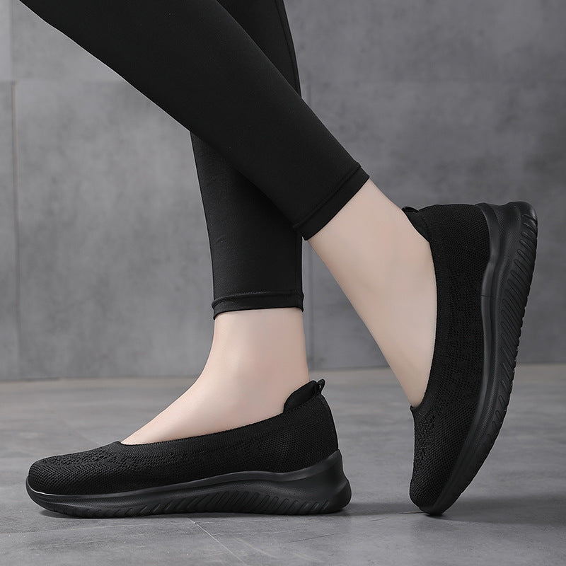Large size soft soled fly woven women's shoes are breathable and can be easily stepped on in a fashionable single shoe for women  walking shoes