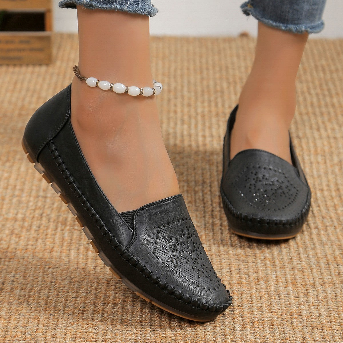 Handmade Stitching Gommino Solid Color Casual Women's Shoes  walking shoes