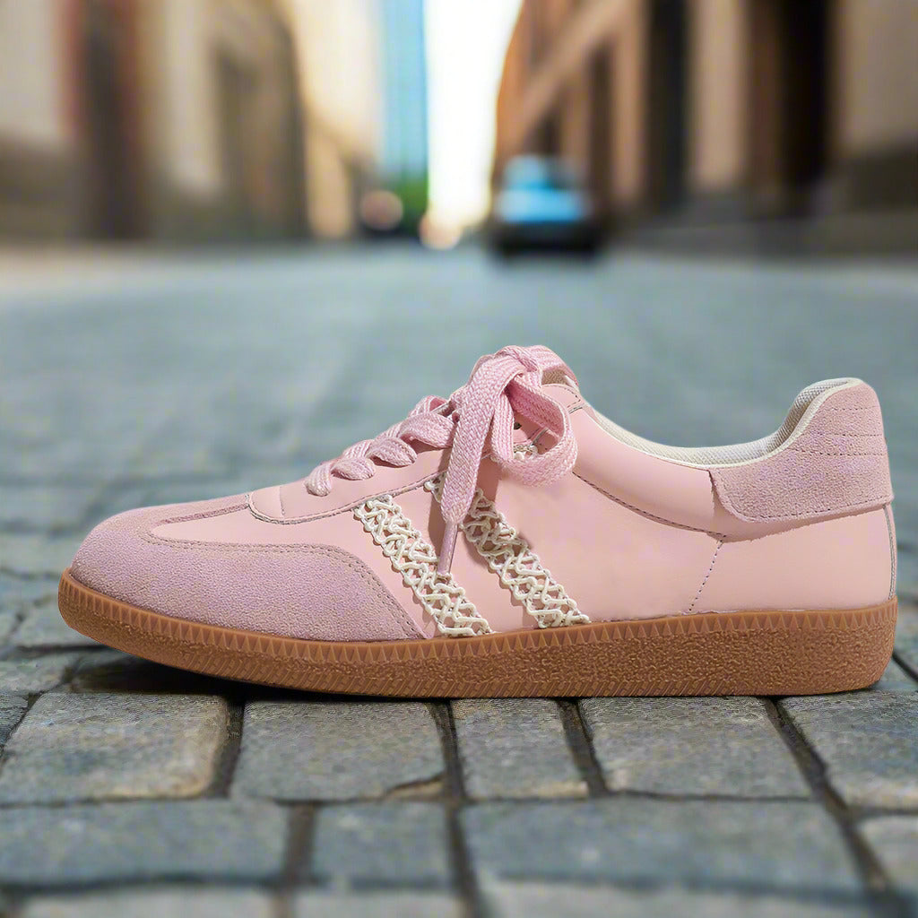Retro lace edge genuine leather sports training casual shoes for women  walking shoes