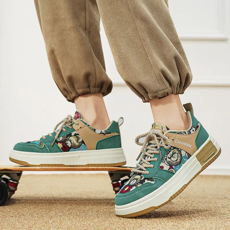 Cute little bear sneakers for students, low cut sports  Sneakers