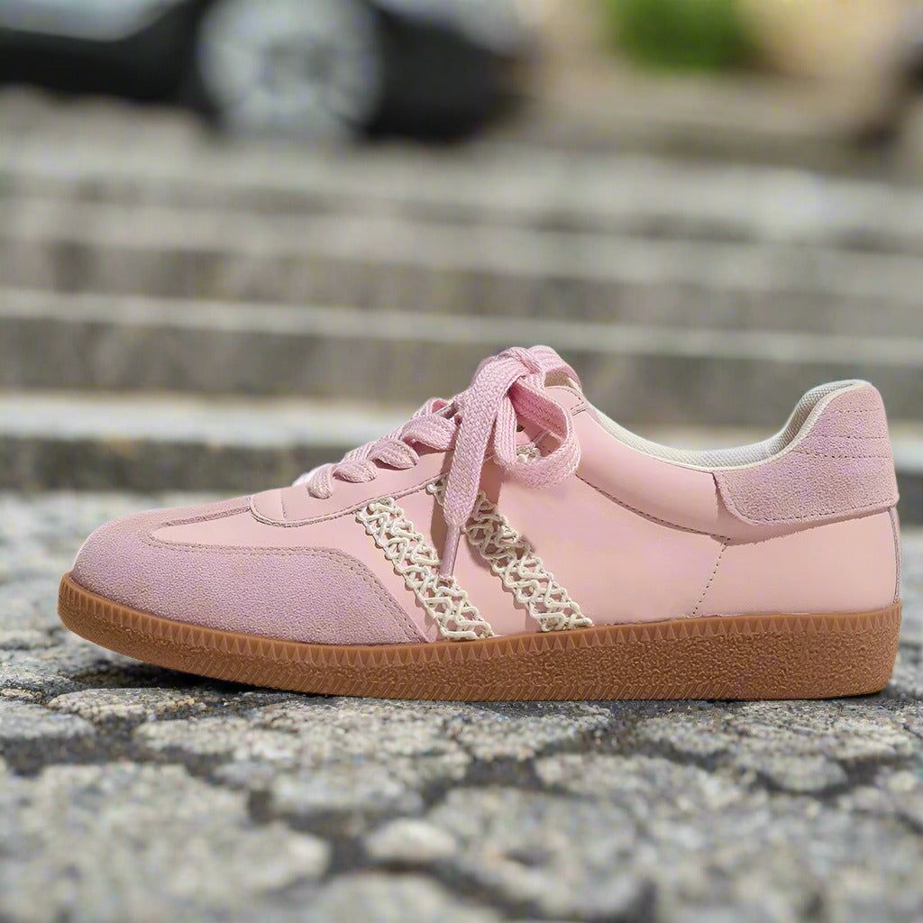Retro lace edge genuine leather sports training casual shoes for women  walking shoes