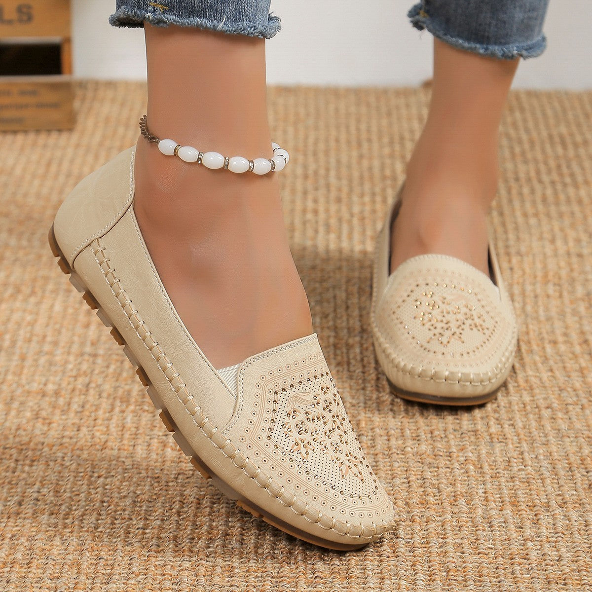 Handmade Stitching Gommino Solid Color Casual Women's Shoes  walking shoes