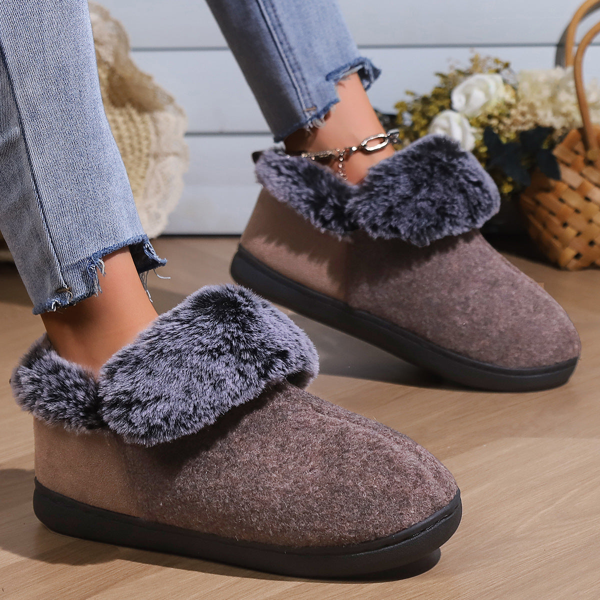 Women’s Felt-Fur Collar Indoor Winter Shoes | Cozy Slip-Ons