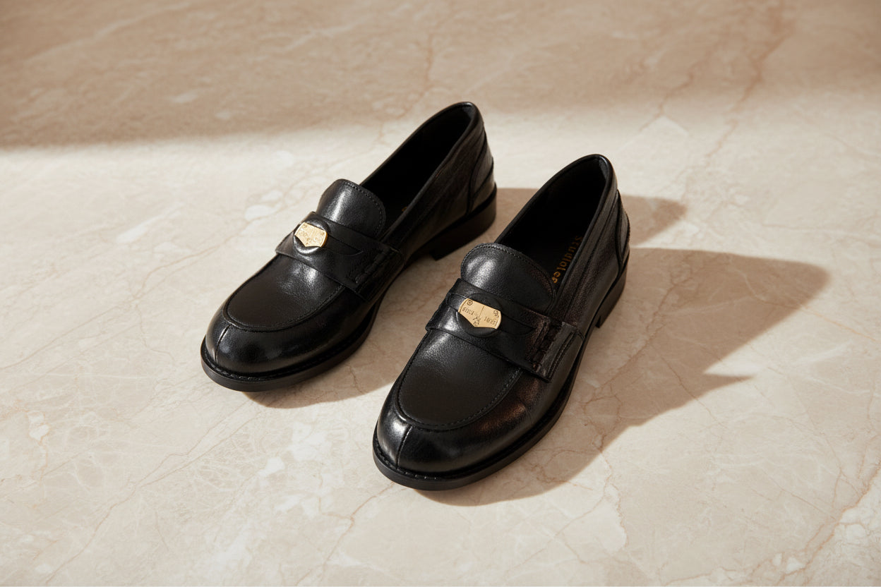 Round-toe Small Gold Coin Loafers British-style Leather Slip-ons 